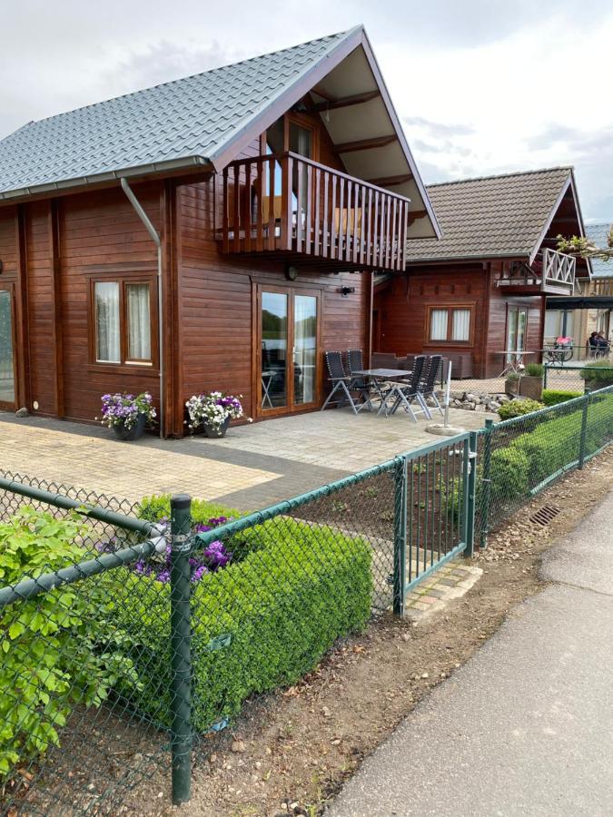 Chalet La Meuse Maaseik Exterior foto