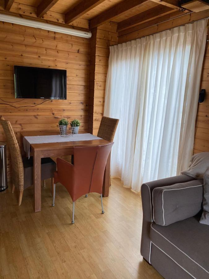 Chalet La Meuse Maaseik Exterior foto